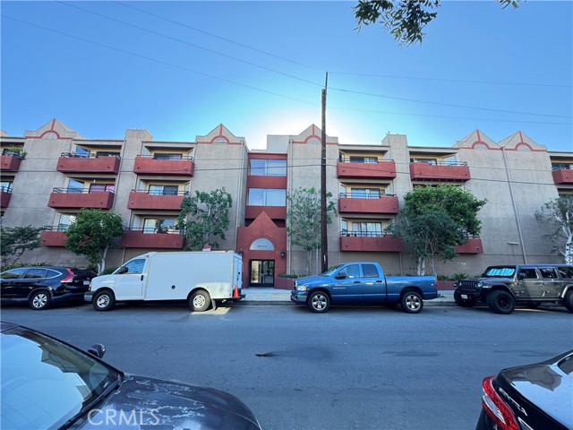 Detail Gallery Image 23 of 27 For 4717 Ben Ave #210,  Valley Village,  CA 91607 - 2 Beds | 2 Baths