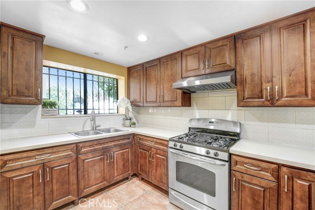 Detail Gallery Image 4 of 15 For 307 N Lincoln Ave #D,  Monterey Park,  CA 91755 - 4 Beds | 3 Baths