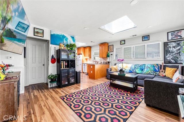 715 Olive Avenue, Huntington Beach CA: https://media.crmls.org/medias/6b854859-bfb4-4511-b1ef-1da9c0b6a29a.jpg