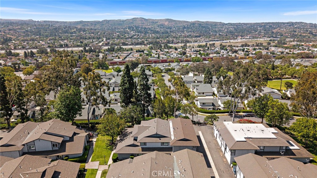 https://media.crmls.org/medias/6b85697a-6a21-4d2d-9ff6-1fba0641d5a8.jpg?preset=X-Large
