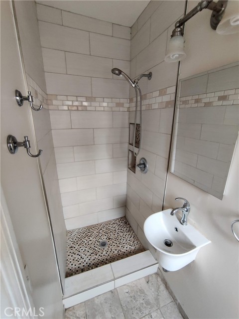 3569 Bandini Avenue, Riverside CA: https://media.crmls.org/medias/6b859c64-94da-44ba-b6f3-925c946cbc29.jpg