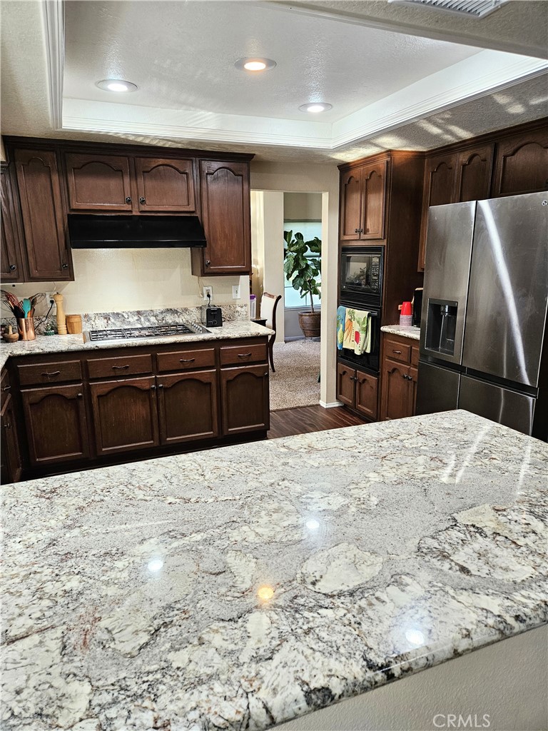 https://media.crmls.org/medias/6b85f06a-fb0a-4a1f-88d0-7a9a44bae0c1.jpg?preset=X-Large