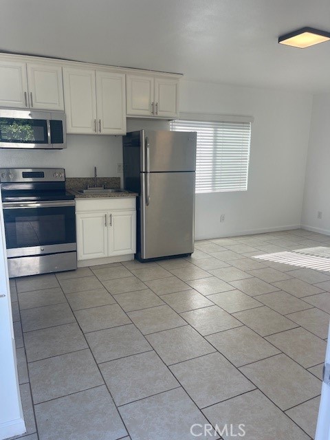 Detail Gallery Image 2 of 5 For 8445 1/2 Calvin, Northridge,  CA 91324 - 0 Beds | 1 Baths