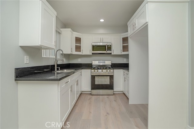 531 W 80TH, Los Angeles CA: https://media.crmls.org/medias/6b86b68f-8166-4200-b2ca-cbe7a2ea3d39.jpg