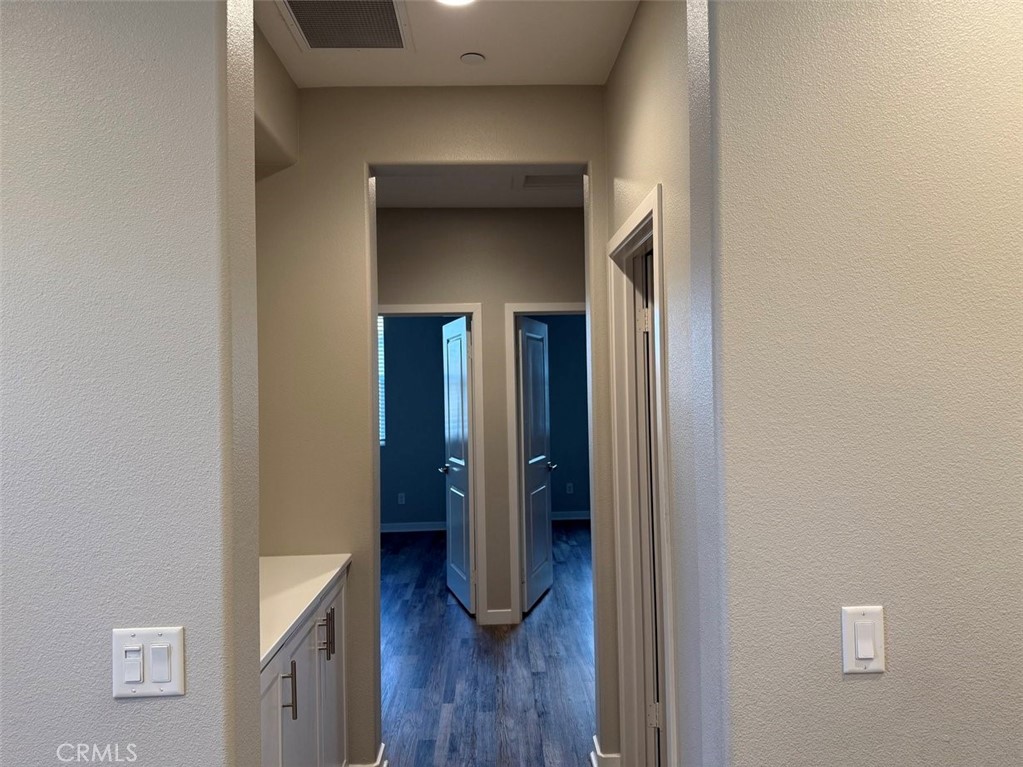 https://media.crmls.org/medias/6b86cd88-35ea-4d8d-9b3f-d0f160d41d8f.jpg?preset=X-Large
