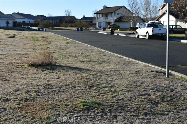 Detail Gallery Image 6 of 14 For 26555 Oar Ln, Helendale,  CA 92342 - – Beds | – Baths