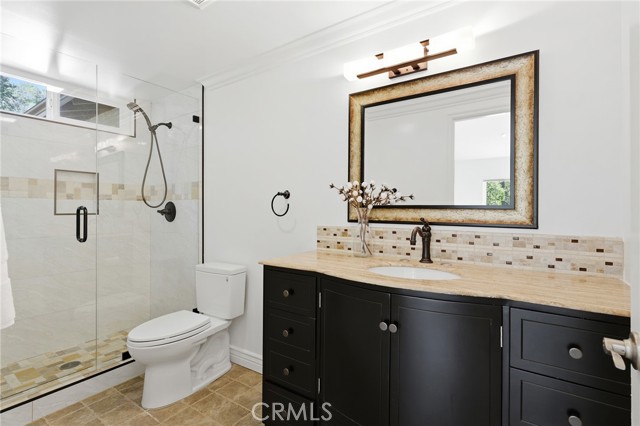 Detail Gallery Image 22 of 34 For 3831 Saint Johnswood Dr, Woodland Hills,  CA 91364 - 5 Beds | 3/1 Baths