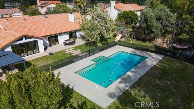 Detail Gallery Image 1 of 1 For 20430 Celtic St, Chatsworth,  CA 91311 - 4 Beds | 4 Baths