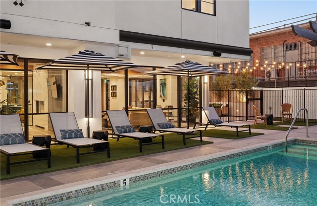 Detail Gallery Image 22 of 34 For 1333 S Orange Grove Ave #109,  Los Angeles,  CA 90019 - 2 Beds | 2 Baths