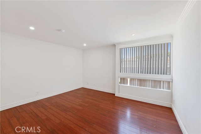 Detail Gallery Image 7 of 7 For 6042 Barton, Los Angeles,  CA 90038 - 2 Beds | 2 Baths