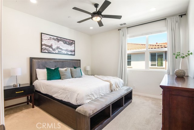 Detail Gallery Image 10 of 31 For 934 E Drapery Ln, Anaheim,  CA 92802 - 2 Beds | 2/1 Baths