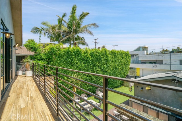 Detail Gallery Image 36 of 75 For 618 6th Ave, Venice,  CA 90291 - 4 Beds | 4 Baths