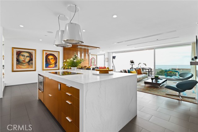Detail Gallery Image 15 of 73 For 1088 Del Mar Ave, Laguna Beach,  CA 92651 - 4 Beds | 4/1 Baths