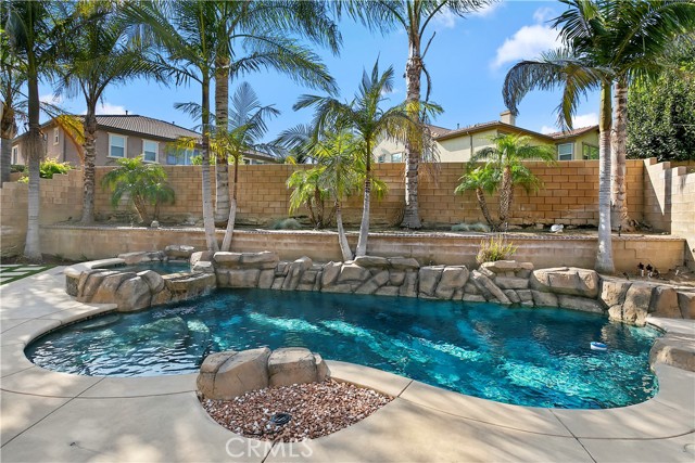 13744 Star Ruby Avenue, Eastvale CA: https://media.crmls.org/medias/6b893cad-d968-4c3c-aeb3-a5e66d9df020.jpg