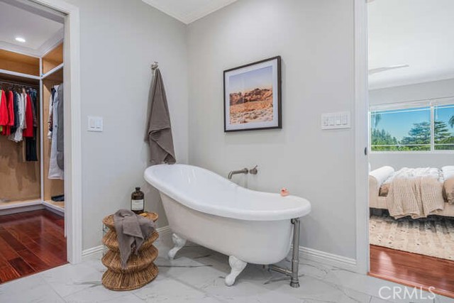 Detail Gallery Image 17 of 30 For 3325 Alginet, Encino,  CA 91436 - 6 Beds | 4/1 Baths