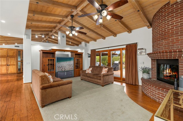 43991 John Warner Road, Temecula CA: https://media.crmls.org/medias/6b896a7b-44b6-44de-ab9e-95683d104a09.jpg