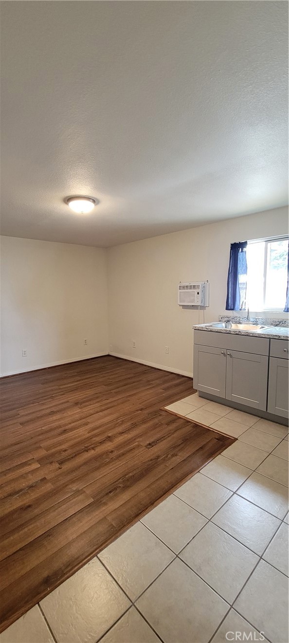 659 E 5th Street, Ontario CA: https://media.crmls.org/medias/6b8a4cf0-5f0a-48cc-9ae6-f41437354503.jpg