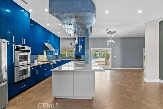 17206 Nugent Place, Granada Hills CA: https://media.crmls.org/medias/6b8a884b-1566-4ef3-8d10-3e09eaf32d5d.jpg