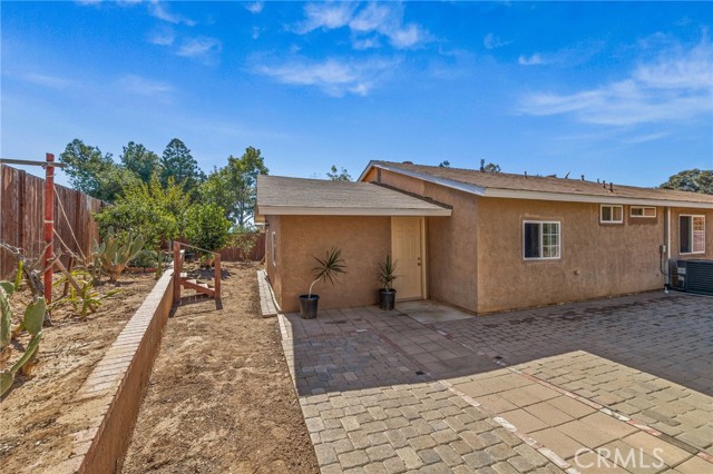 820 Cozy Court, Fallbrook CA: https://media.crmls.org/medias/6b8b28fd-336e-4a24-997e-81954e8a1842.jpg
