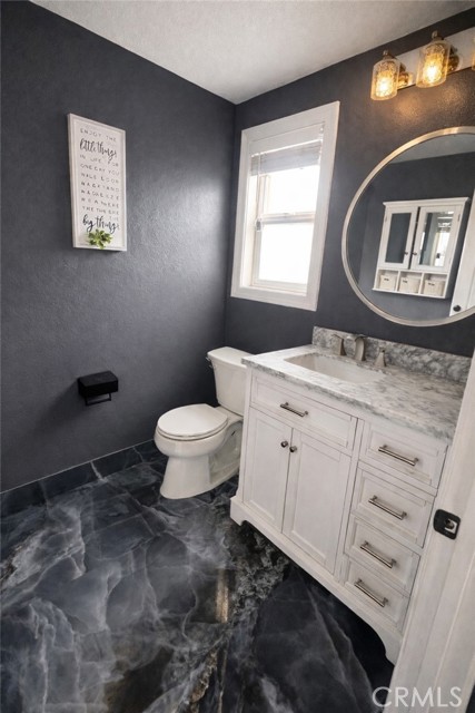 Detail Gallery Image 14 of 29 For 22896 San Joaquin East, Canyon Lake,  CA 92587 - 5 Beds | 2/1 Baths