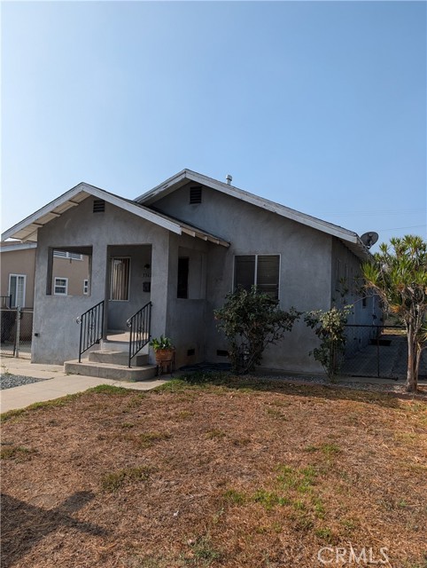 Detail Gallery Image 3 of 33 For 3342 Beswick St, Los Angeles,  CA 90023 - 3 Beds | 2 Baths