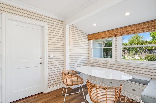 1912 Diana Ln, Newport Beach CA: https://media.crmls.org/medias/6b8bb5ed-a62e-444b-bb28-aab497b5cbe1.jpg