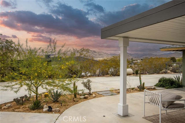 61584 Pueblo Trail, Joshua Tree CA: https://media.crmls.org/medias/6b8bf300-8b24-4ea2-9017-c6da29837fec.jpg