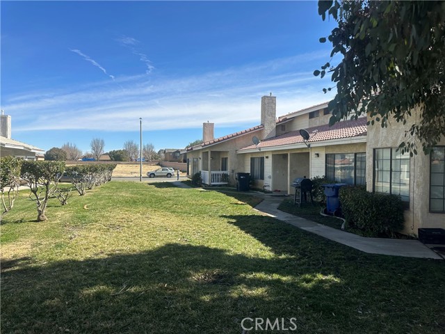 43731 8th E Street, Lancaster CA: https://media.crmls.org/medias/6b8bfcbd-b808-499f-8557-fcfc3eee4088.jpg