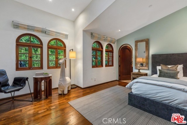 Detail Gallery Image 25 of 29 For 746 Norway Ln, Los Angeles,  CA 90049 - 5 Beds | 6 Baths