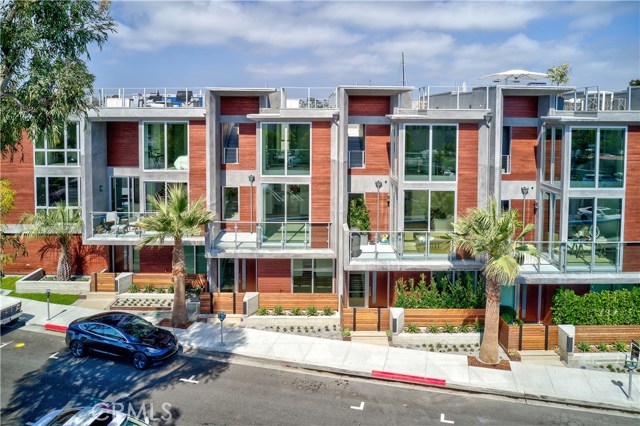 3308 VIA OPORTO Newport Beach, California Lido Villas is an enticing new enclave of 23 townhomes for those seeking luxury set against a coastal backdrop in Orange County, CA. This three-story townhome has of living with 2 bedrooms + den and 2.5 baths. This home has an expansive rooftop deck to make the most of this premium location. Other unique signatures include gourmet kitchens, inspired open floor plans, master suites with walk-in closets and a 2-car garage. Just steps from Lido Villas, discover Lido Marina Village with its upscale boutique shops and artisan dining, Newport Bay and its iconic sailboats, the new Lido House Hotel, and tranquil Lido Isle. This distinctive Newport Beach luxury lifestyle includes acclaimed shopping, gourmet dining, and entertainment at Fashion Island. Alluring beaches, outdoor recreation, Welcome to the modern way to the coast at Lido Villas.