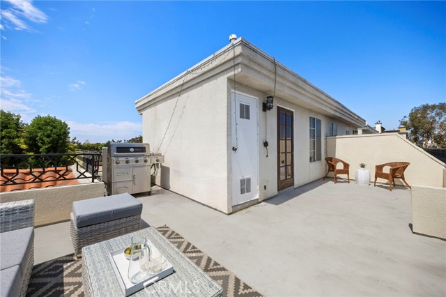 Detail Gallery Image 30 of 32 For 12919 Bloomfield St #1,  Studio City,  CA 91604 - 3 Beds | 3 Baths