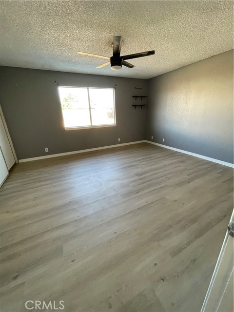 Detail Gallery Image 9 of 11 For 14199 Havasu Rd, Apple Valley,  CA 92307 - 3 Beds | 2 Baths