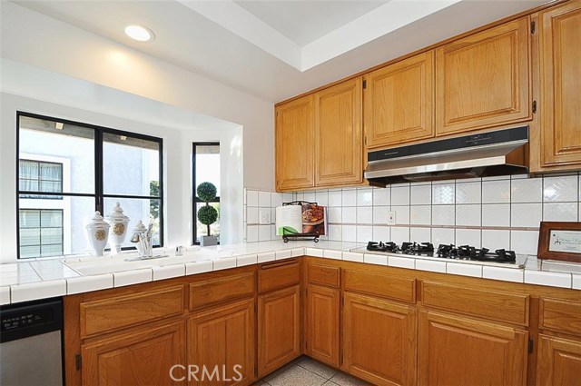 109 Guadalupe Avenue, Redondo Beach, California 90277, 4 Bedrooms Bedrooms, ,2 BathroomsBathrooms,Residential,Sold,Guadalupe,PV17120512