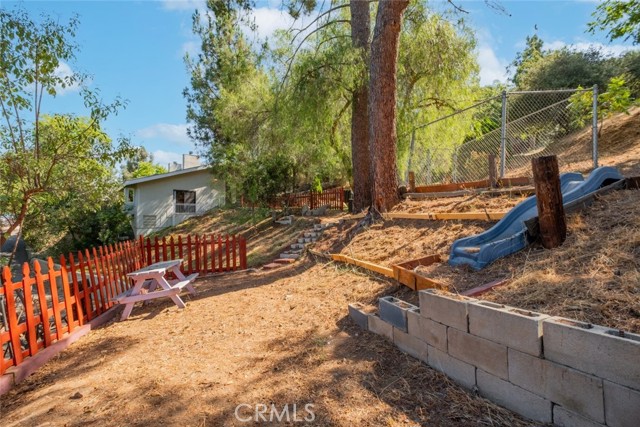 Detail Gallery Image 16 of 59 For 9530 Wheatland Ave, Shadow Hills,  CA 91040 - 3 Beds | 2/1 Baths