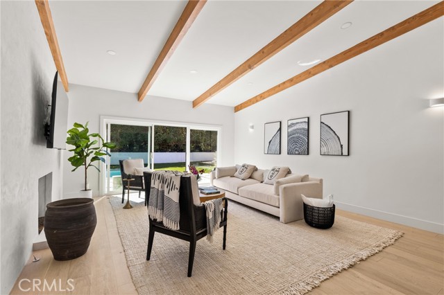 6009 Neddy Avenue, Woodland Hills CA: https://media.crmls.org/medias/6b8e46c6-39d7-4679-b829-8669debc0ef8.jpg