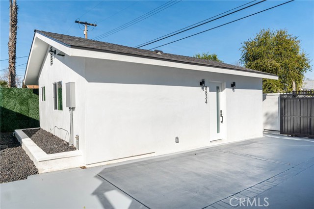 Detail Gallery Image 21 of 49 For 8836 Hayvenhurst Ave, North Hills,  CA 91343 - 5 Beds | 3/1 Baths