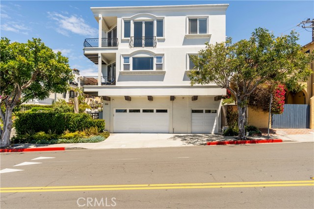 300 19TH Street, Manhattan Beach CA: https://media.crmls.org/medias/6b8eff0e-5c15-451a-93d8-09c2671e7b8a.jpg