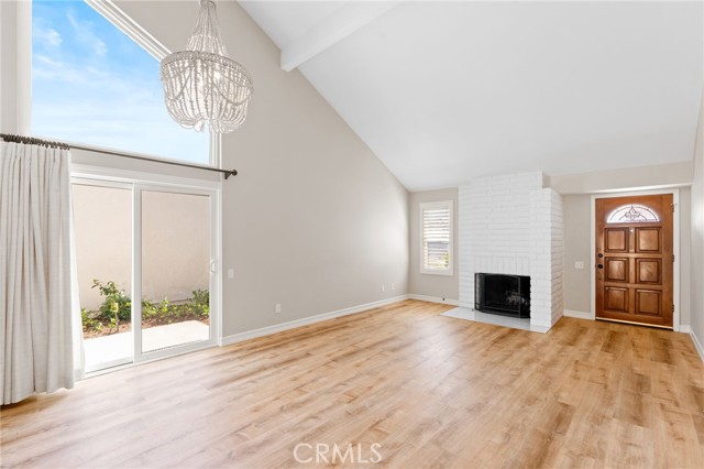 Detail Gallery Image 6 of 25 For 10 Poinsettia, Irvine,  CA 92604 - 3 Beds | 2/1 Baths