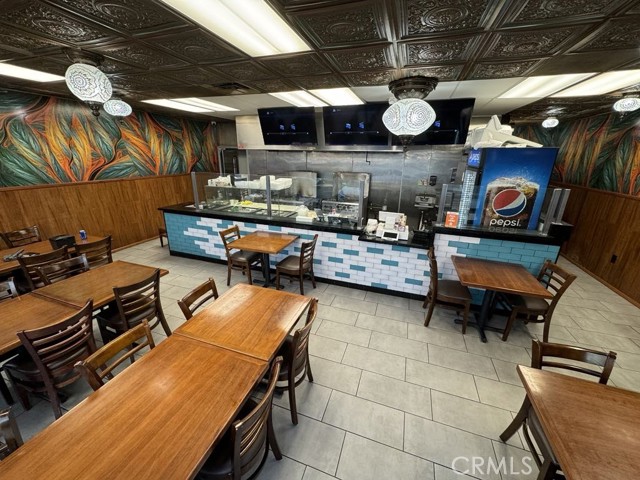 1714 W Chapman Avenue, Orange CA: https://media.crmls.org/medias/6b8fad7c-232a-4288-9de7-123c838db03c.jpg