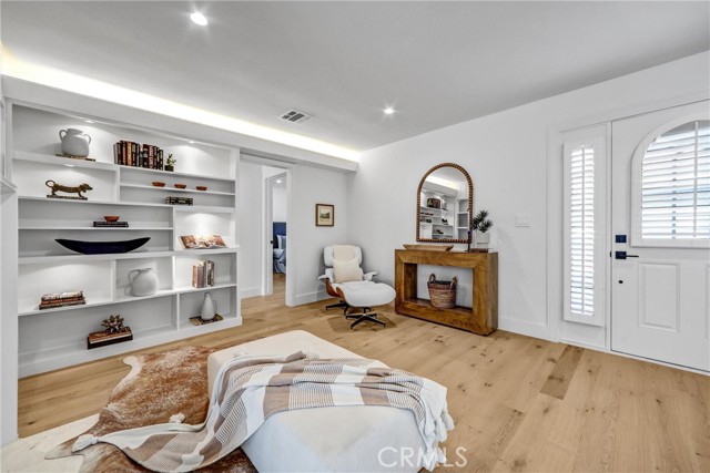 1035 Medford Road, Pasadena CA: https://media.crmls.org/medias/6b8fbcf8-99ce-46dc-843e-8886c27b72c5.jpg