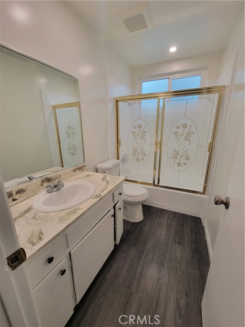 Detail Gallery Image 11 of 12 For 525 Fischer St #4,  Glendale,  CA 91205 - 2 Beds | 1 Baths
