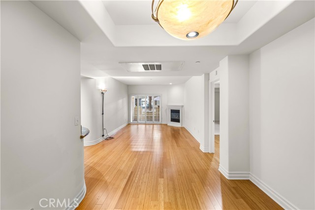 Detail Gallery Image 7 of 37 For 15206 Burbank Bld #104,  Sherman Oaks,  CA 91411 - 2 Beds | 2/1 Baths