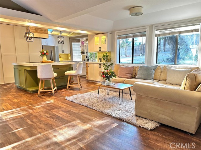 Detail Gallery Image 6 of 23 For 20462 Pine Rd, Trabuco Canyon,  CA 92679 - 3 Beds | 3 Baths
