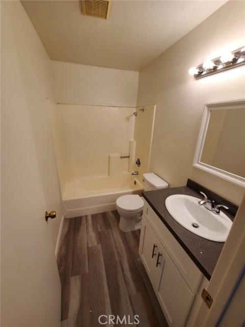 Detail Gallery Image 8 of 13 For 23805 Mark Twain, Moreno Valley,  CA 92557 - 3 Beds | 2 Baths