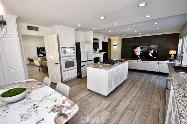 Detail Gallery Image 12 of 40 For 20 Salerno, Irvine,  CA 92614 - 4 Beds | 3 Baths