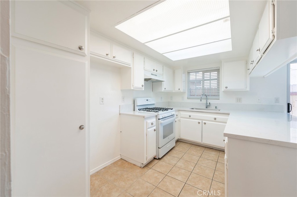 MLS #OC25273090 image #8