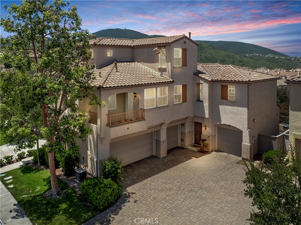 946 Bolex Way