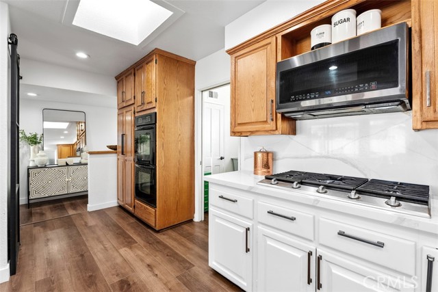 Detail Gallery Image 10 of 29 For 1675 W Mells Lane, Anaheim,  CA 92802 - 4 Beds | 2/1 Baths