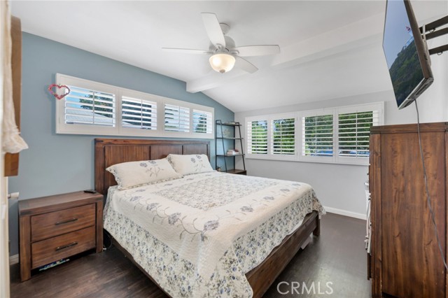 Detail Gallery Image 15 of 36 For 10923 Haskell Ave, Granada Hills,  CA 91344 - 3 Beds | 2 Baths