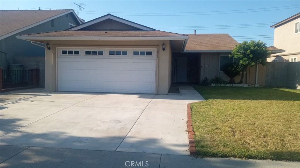 1837 E Denwall